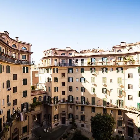 Lägenhet Piazza Mazzini *